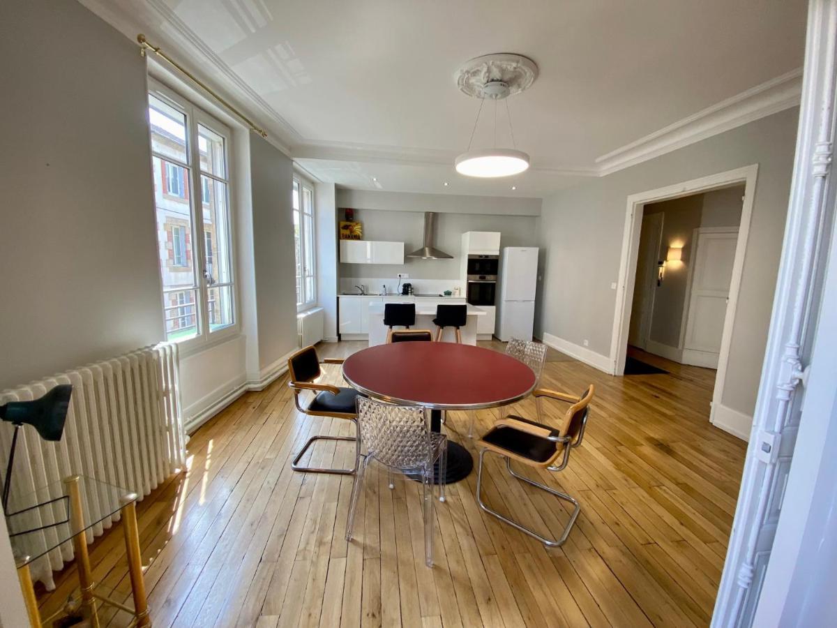 Grand Appartement De Caractere Au Coeur De Ville Мулен Экстерьер фото